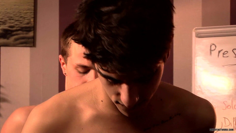 Teach Twinks: Late avond kantoorjongens!