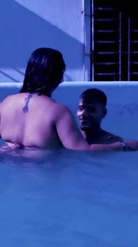 Неслухняна подруга займається любов'ю перед колишнім! Reality Sex