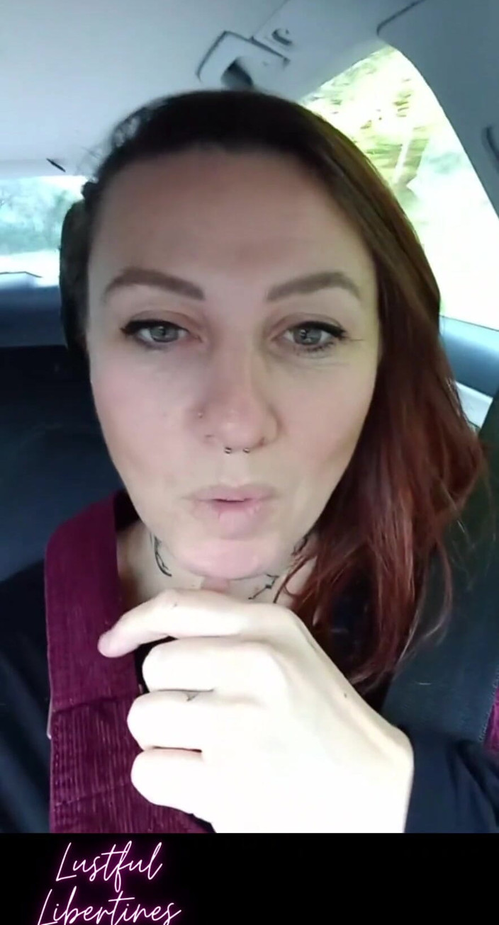 Lustful Libertines: Discuție cu perna - cum am descoperit Pee Kink