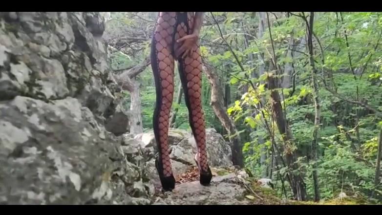 Miss Lilith devil: Arrapata col muro.