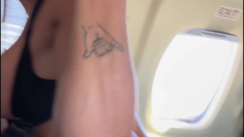 Teddy Tarantino: Sisi Rose é fodida em um jato particular por Teddy Tarantino