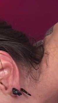 Sinnsage a Natalie Minx jsou sexy lesbické brunetky, které se líbí být ošukané straponem