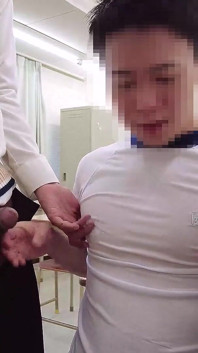 Làm tình trong lớp học ba người
