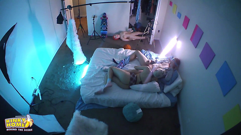 KinkyHome: Čichej k zadku a stříkej - BTS