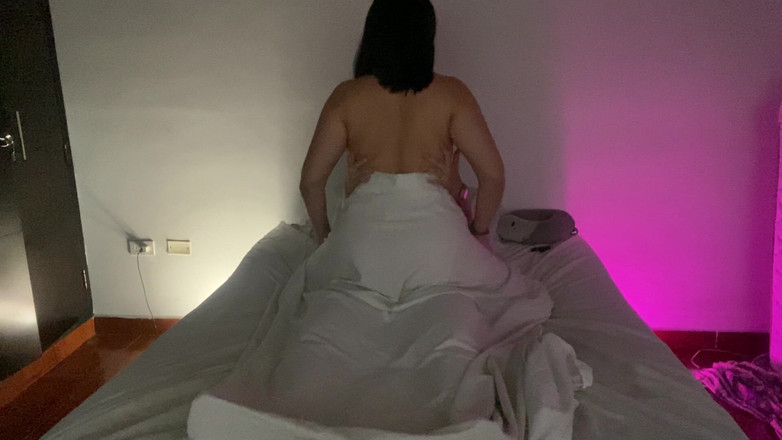 zoemelissa: Před spaním se stal čas na šukání