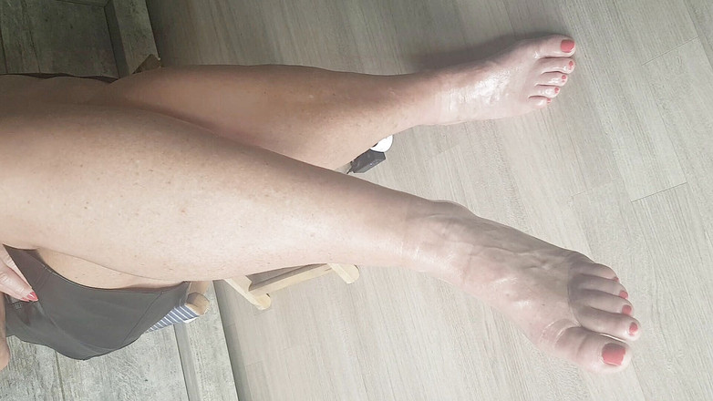 MisS Angel: 太陽の下で裸足で