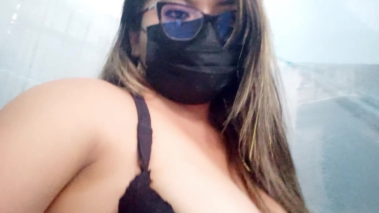 Martin13: Professor Ze Santa Cruz se svléká do naha pro uzenářku...