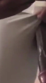 Memantulkan kontol hitam besarku menggoda permintaan penggemar