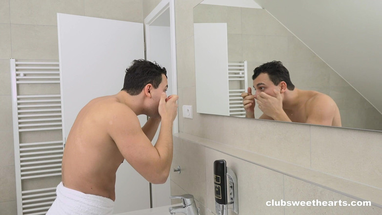Club sweethearts: Chubby Shower Fucks