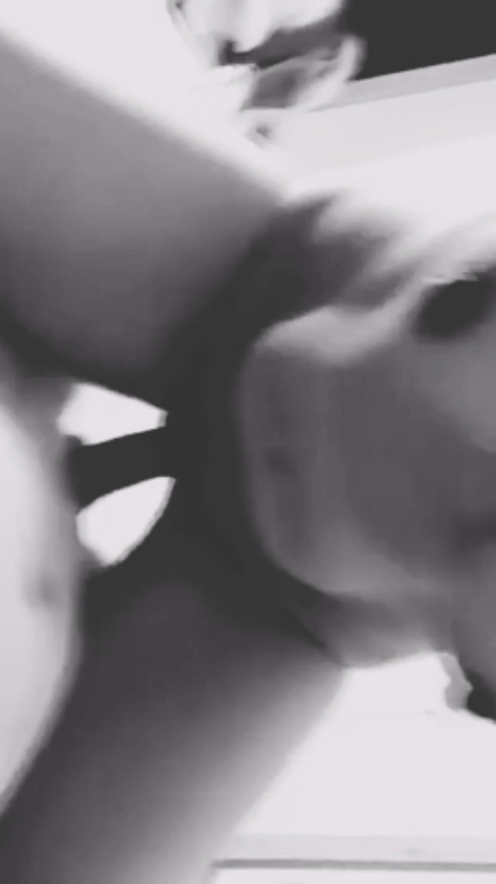 Rishi: Gaff ha succhiato il pene dell'appassionato