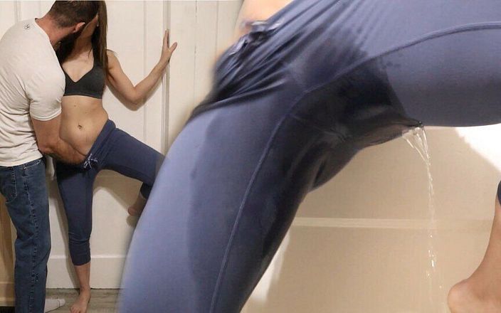 Jess Tony squirts: Sprawia, że tryskam w spodniach jogi przed treningiem (intensywny orgazm)