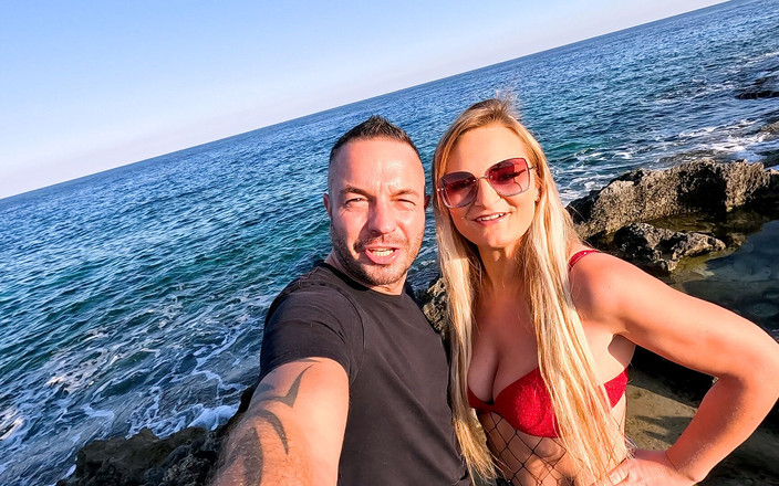 Lina Mila: Untypischer Weihnachts-spermaclip!! Weihnachts Outdoor-fick bei 30 Grad ?!