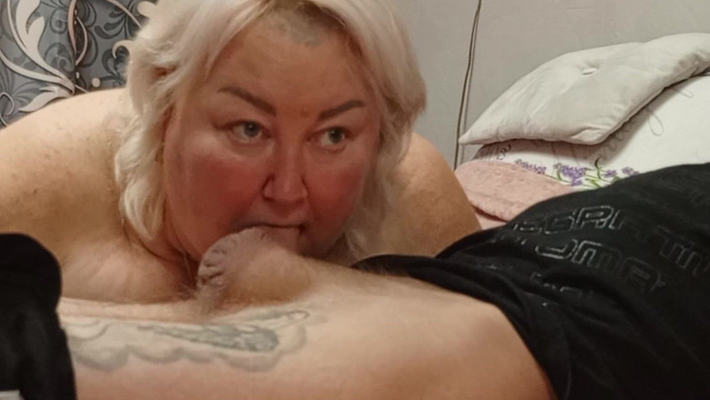 Zona901: 継母がもう一度精液を得るためにチンポをしゃぶる