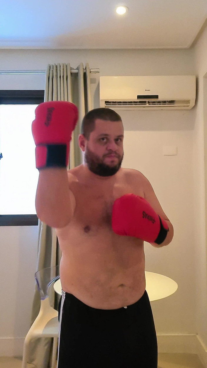 Punchbagplz: (förstapersonsvy) Björnboxare dominerar dig