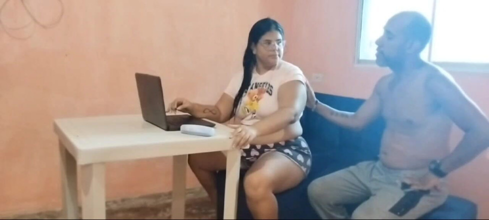 Adribella69: Un beau-père séduit sa belle-fille timide jusqu’à ce qu’il lui...