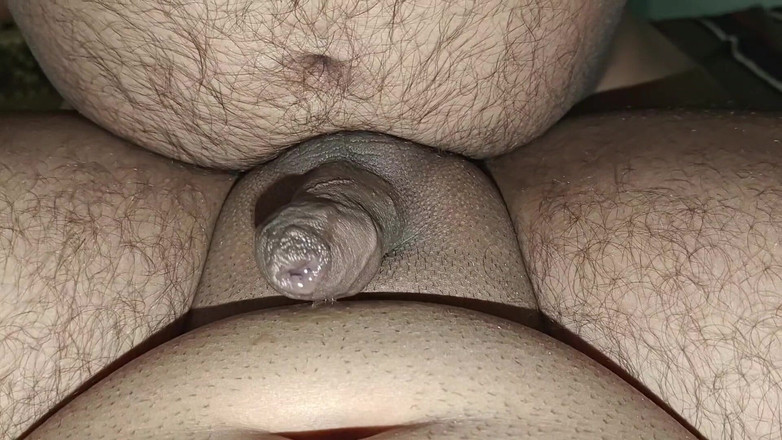 Small dick lover: Mój ojczym ostro mnie przeleciał o północy w Nowy Rok 