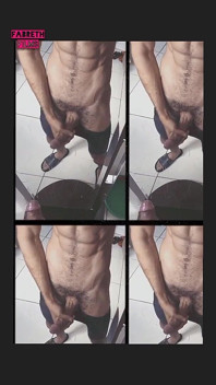 Můj kamarád na Instagramu mě požádal, abych si natočil selfie před zrcadlem