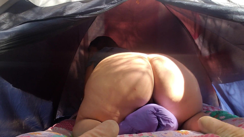 Riderqueen: Stepmommy ass worship in forest BBW