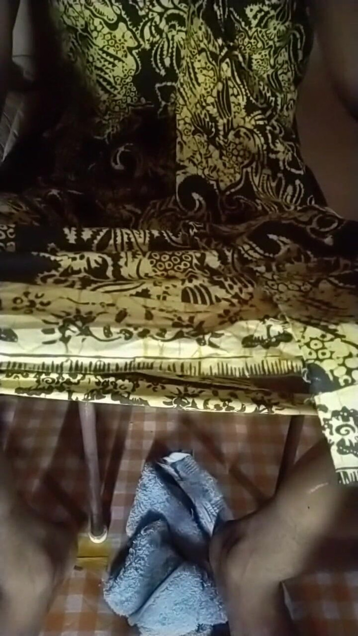 Anistasya Bella: Unty's Batik tyg Kemban... Onanerar Med En Stor Och Lång...