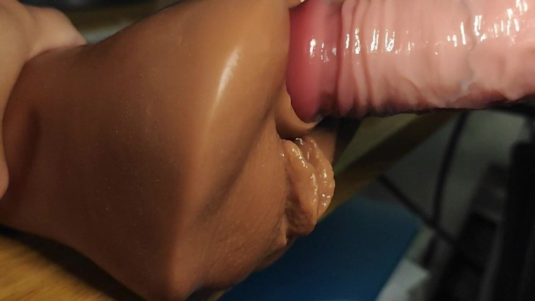 Robertxx: Haar Living Pulse ultrarealistische close-up beschrijving