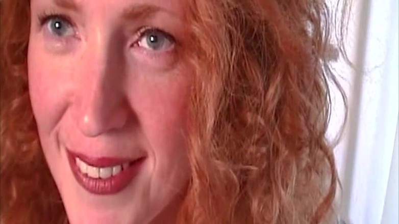 ORGASMX: Retro avsugning med rödhårig slampa