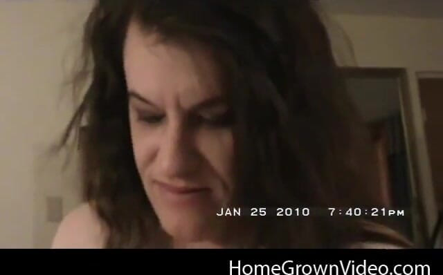 Homegrown Wives: Shar, kc ke viry ke do mote bhaar ko nigalti...