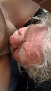 10 Minutes of Face Brings 8 Minutes of Cum