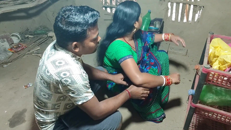 Raju Raju: पड़ोसी महिला को गांव की नग्न शैली वाली हॉट चुदाई में चोदने में मज़ा आया
