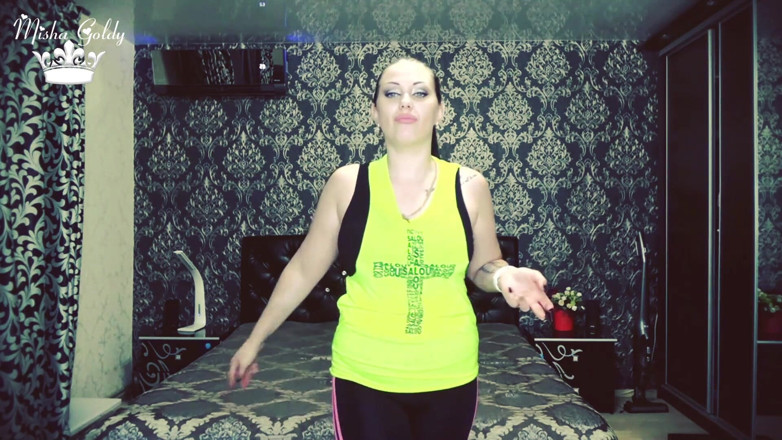 Goddess Misha Goldy: J'ai beaucoup plus de pouvoir sur toi que ta femme...
