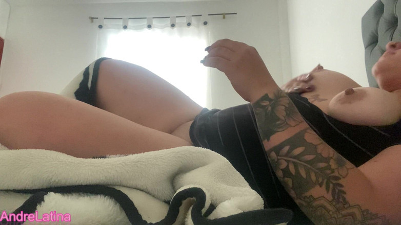 Gatita latina: Am găsit acest videoclip pe Telefonul mamei mele vitrege