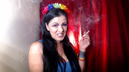 Abby Anna: Virginia slim 120 power smoking cougar