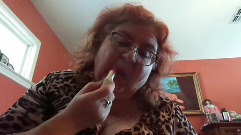 BBW nurse Vicki adventures with friends: BBW Nurse Vicki teaches her sissy how 2 puts on Lipstick