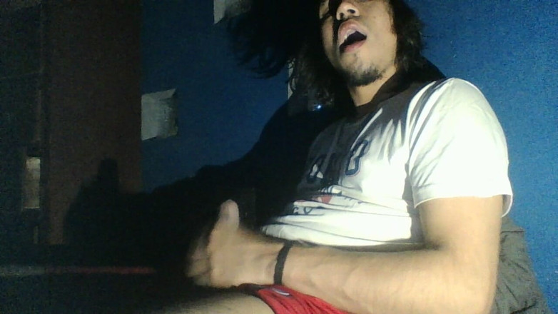 AlexAlejandro13: 좋은 자지가 간절히 끌어당기려 한다