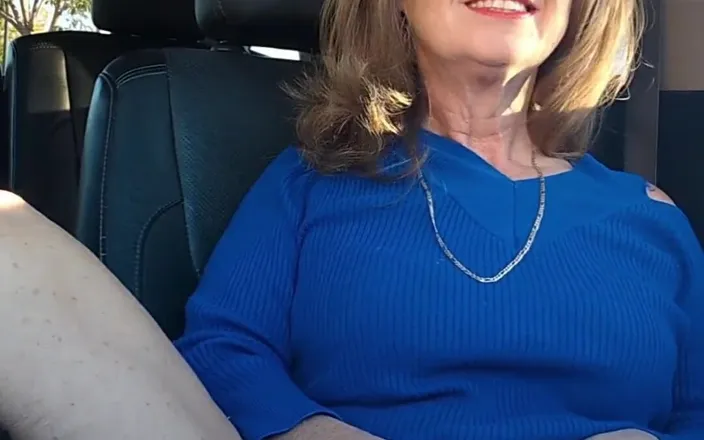 Little Linda: Hottest MILF Ever - Let Me Warm You up