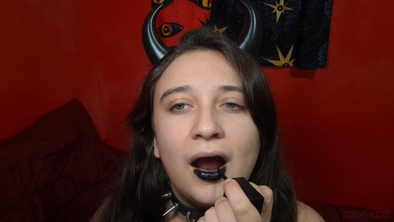 Sofia Nightshade: Černá rtěnka make-up