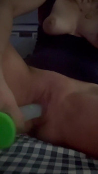 ミルフは早朝から膣をセックスするのが大好き
