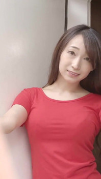 Hmmm... Pepek mana yang awak suka lebih baik? - Saya, atau Yang Satu Di Sana?