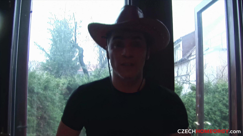 Czech Home Orgy: Tcheca orgia em casa 3 - Parte 2: Soberba Peituda MILF