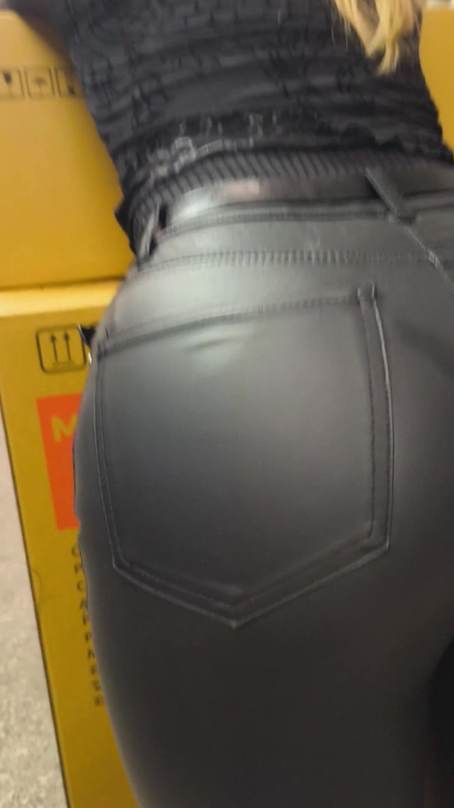 Beautiful Leather Ass (Vlakik SM)