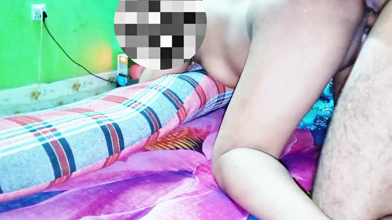 NAZMA: 德西继妹和继兄弟在很长一段时间的大屁股继妹德西女孩发生性关系