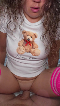 Il patrigno aiuta la figliastra .. un creampie per tabù...