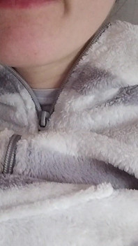 Dotýkám se sama sebe