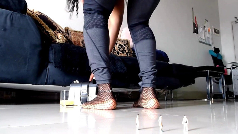 Maeling: No Place for Tiny Human Pests - Giantess Feet Crushing, Trampling,...