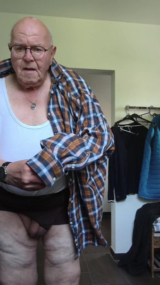 Karlchengeil: Dressing up