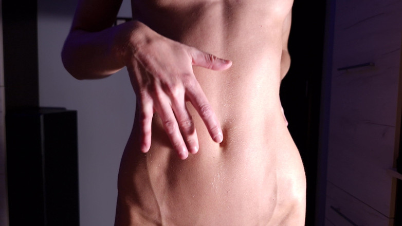 Tiny Teena: Жесткая девушка, мышцы и проверка жира в теле