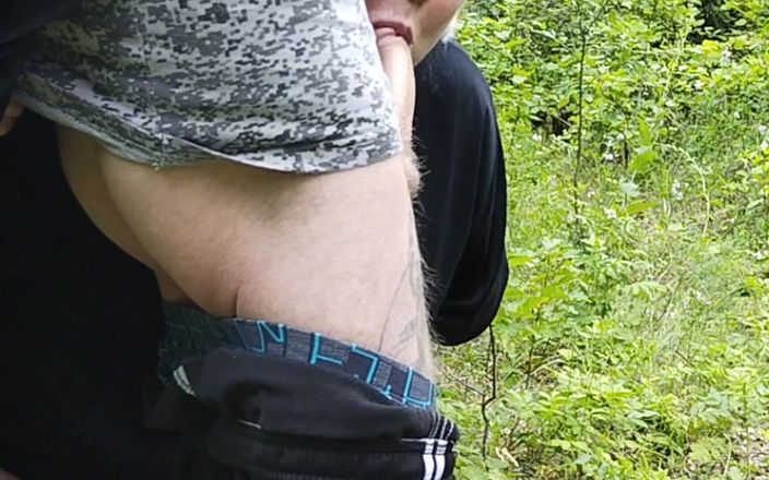 Zona901: Soacra îmi suge pula într-un parc și înghite sperma