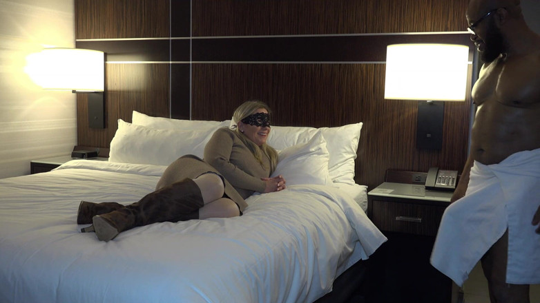 Flight Attendant Fiona: Fa fiona trifft auf den entertainer