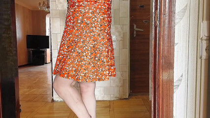 Kitty_Cross: 穿着蓬松长袍的可爱娘娘腔