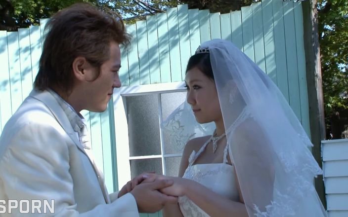 Go Sushi: Fudendo esposa japonesa sexy vestida para um casamento