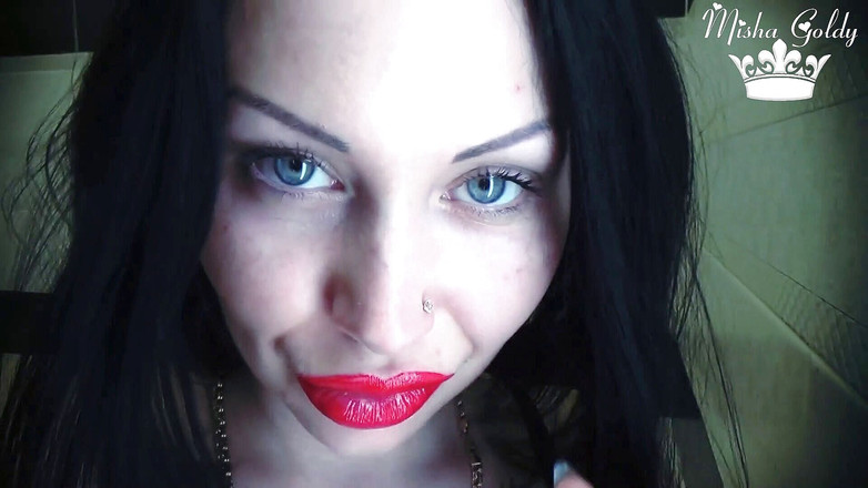 Goddess Misha Goldy: Kamu akan selamanya menjadi bagian dari tubuh aduhaiku! Makan fetish!